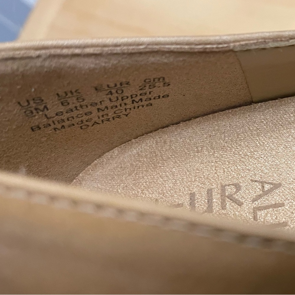 Naturalizer size 9 Darry lug sole loafers - Picture 8 of 9